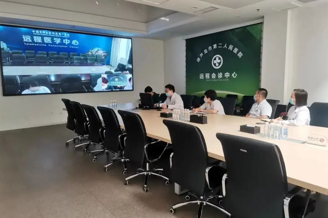 全省首家！中國醫(yī)科大學附屬第一醫(yī)院專家來“查房”，家門口享國內(nèi)優(yōu)質(zhì)醫(yī)療資源！(圖6)