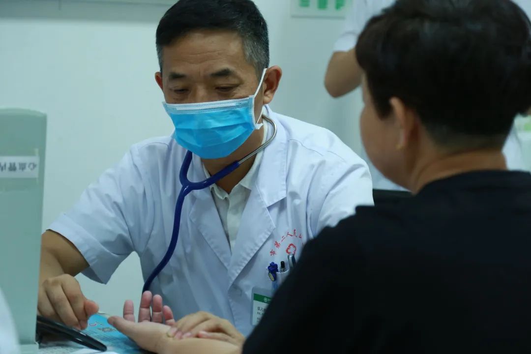 全國(guó)首批！遼西首例！葫蘆島市第二人民醫(yī)院心臟中心完成遼西首例Micra AV無(wú)導(dǎo)線起搏器植入術(shù)(圖1)